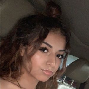 Meet your Posher, Deysi